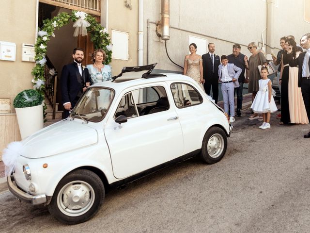 Il matrimonio di Laura e Enzo a Vallelunga Pratameno, Caltanissetta 24