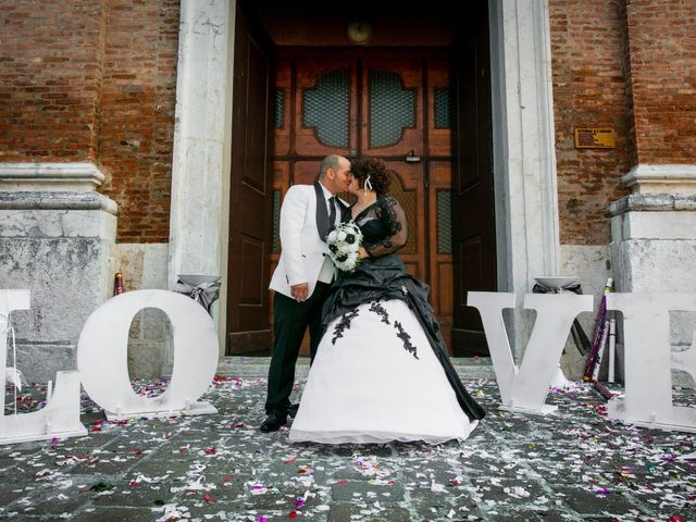 Il matrimonio di Michele e Daniela a Comacchio, Ferrara 29