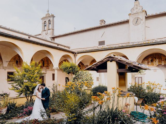 Il matrimonio di Vincenzo e Eleonora a Colle di Val d&apos;Elsa, Siena 22