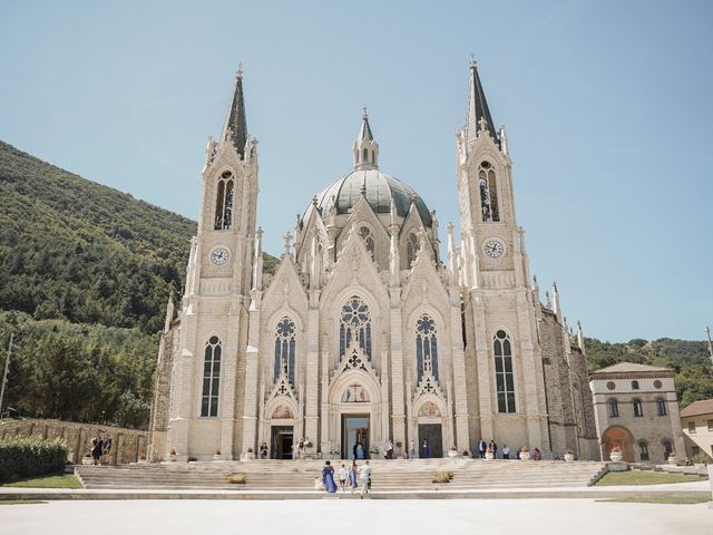 Il matrimonio di Vincenzo  e Melissa  a Castelpetroso, Isernia 2