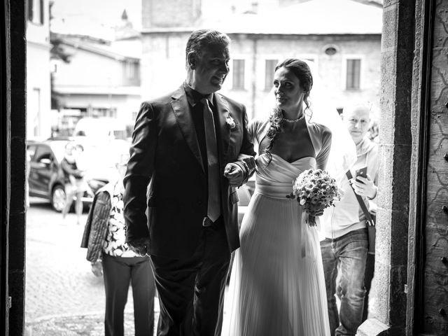 Il matrimonio di Luca e Silvia a Imbersago, Lecco 15