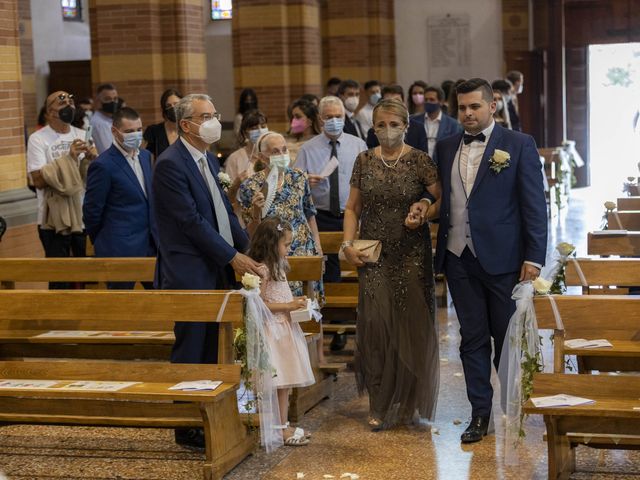 Il matrimonio di Marco e Giulia a Castel San Pietro Terme, Bologna 25