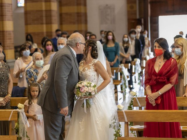 Il matrimonio di Marco e Giulia a Castel San Pietro Terme, Bologna 30