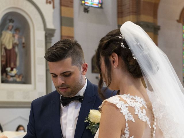 Il matrimonio di Marco e Giulia a Castel San Pietro Terme, Bologna 32