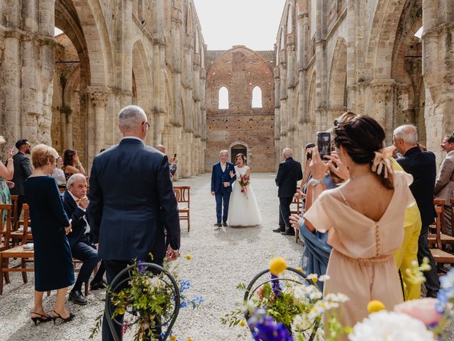 Il matrimonio di Valentina e Luca a Chiusdino, Siena 47