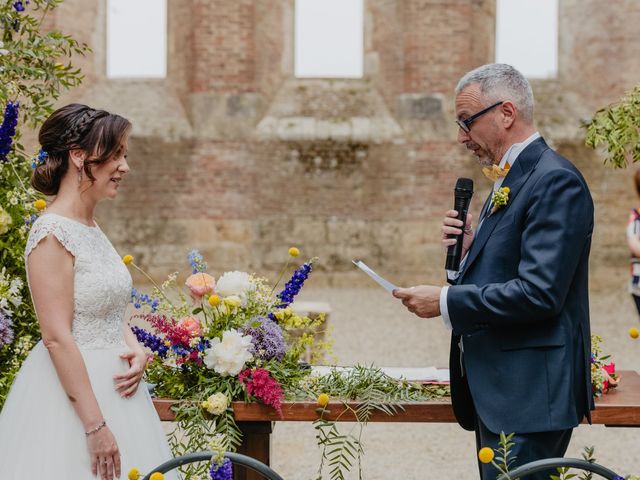 Il matrimonio di Valentina e Luca a Chiusdino, Siena 54