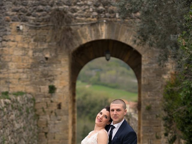 Il matrimonio di Lorenzo e Simona a Monteriggioni, Siena 30