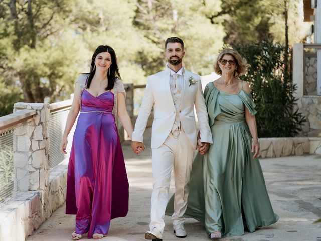 Il matrimonio di Luca e Rossella a Vieste, Foggia 10