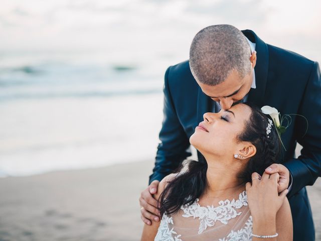 Il matrimonio di Pietro e Elisa a Viareggio, Lucca 34