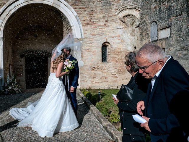 Il matrimonio di Martina e Lorenzo a Civitanova Marche, Macerata 13