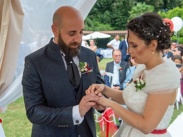 Il matrimonio di Alessandro e Elisabetta a Varano Borghi, Varese 14