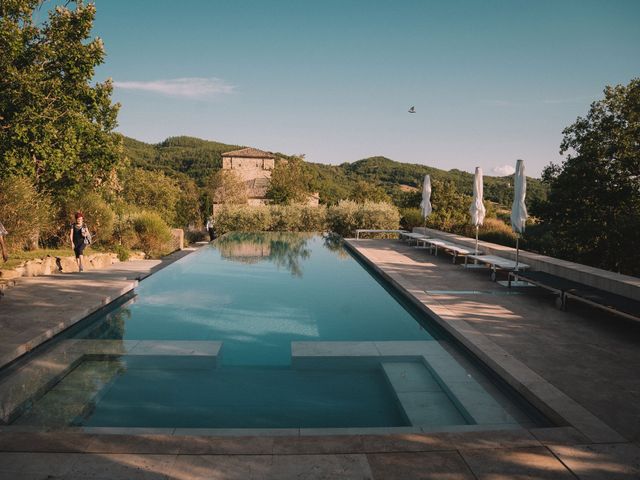 Il matrimonio di Tomas e Camilla a Montone, Perugia 35