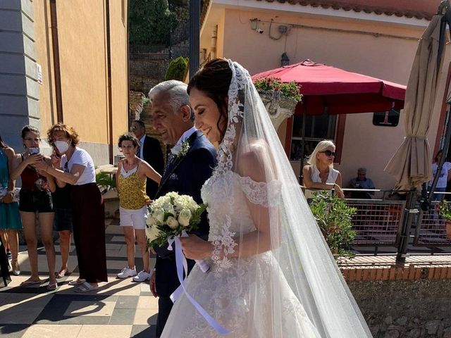 Il matrimonio di Daniele e Valentina a Roccafiorita, Messina 4