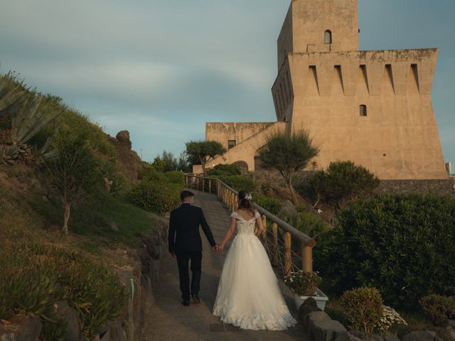 Il matrimonio di Annetta e Valerio a Torre del Greco, Napoli 37