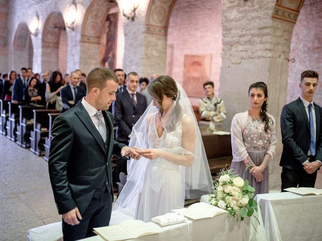 Il matrimonio di Francesco e Rachele a Sant&apos;Ambrogio di Valpolicella, Verona 30