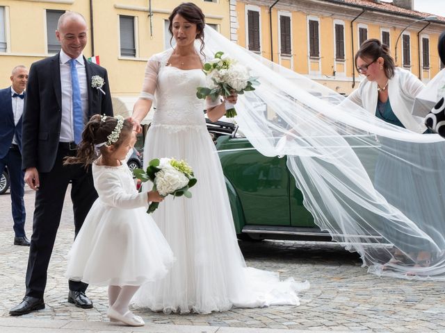 Il matrimonio di Lorenzo e Elena a Inveruno, Milano 14