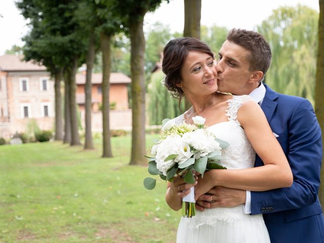 Il matrimonio di Lorenzo e Elena a Inveruno, Milano 25