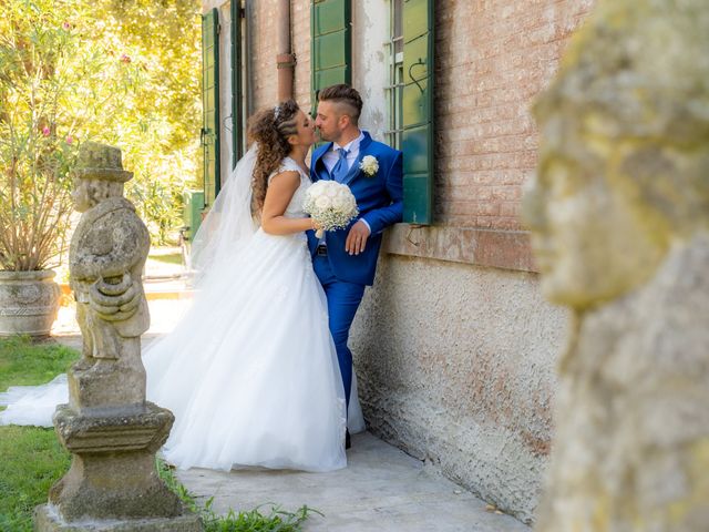 Il matrimonio di Nicolas e Barbara a Taglio di Po, Rovigo 10