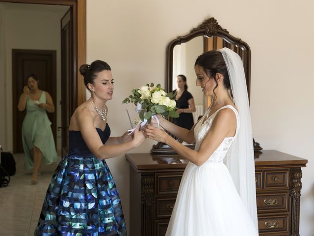 Il matrimonio di Mwaba e Lorenzo a Città Sant&apos;Angelo, Pescara 17