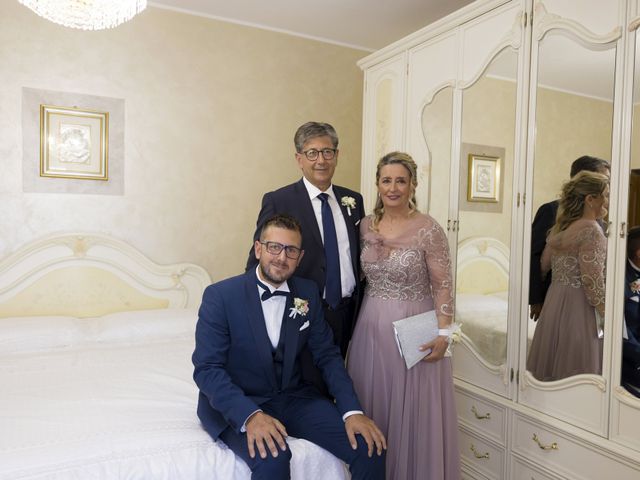 Il matrimonio di Mwaba e Lorenzo a Città Sant&apos;Angelo, Pescara 25