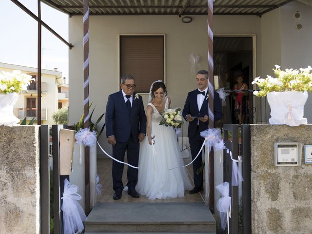 Il matrimonio di Mwaba e Lorenzo a Città Sant&apos;Angelo, Pescara 39