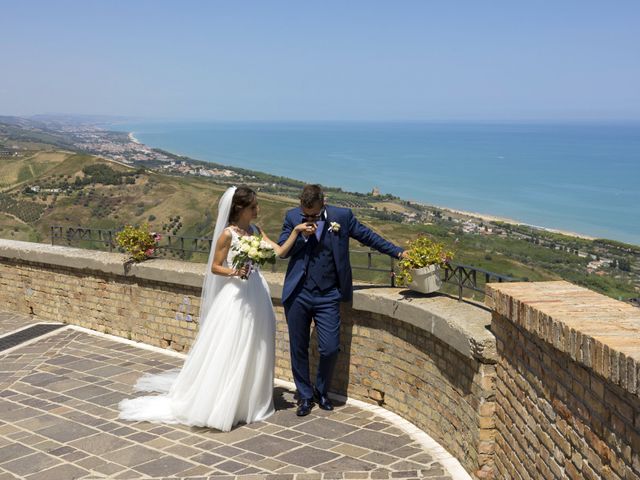 Il matrimonio di Mwaba e Lorenzo a Città Sant&apos;Angelo, Pescara 92