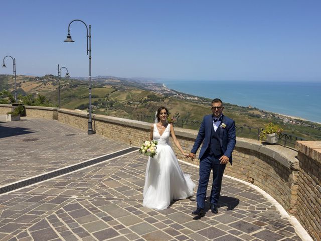 Il matrimonio di Mwaba e Lorenzo a Città Sant&apos;Angelo, Pescara 94