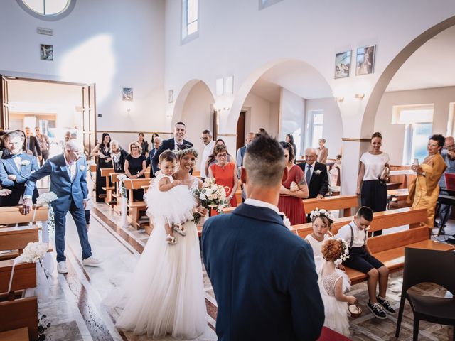 Il matrimonio di Valentina e Denni a Porto Sant&apos;Elpidio, Fermo 6