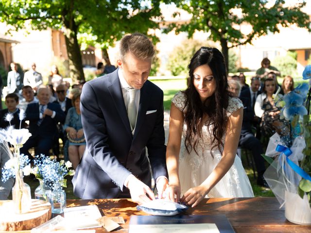 Il matrimonio di Monica e Davide a Certosa di Pavia, Pavia 14