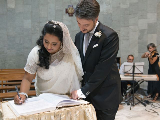 Il matrimonio di GIUSEPPE e DANIELA a Napoli, Napoli 14