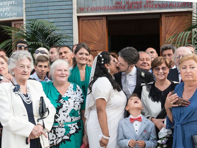 Il matrimonio di GIUSEPPE e DANIELA a Napoli, Napoli 18