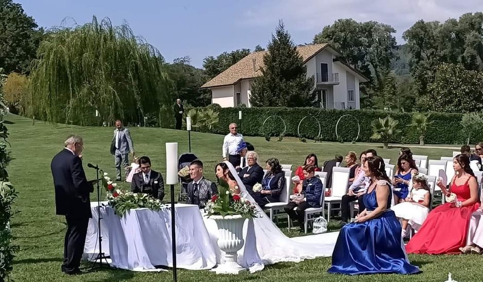 Il matrimonio di Daniele  e Marika a Torre di Ruggiero, Catanzaro