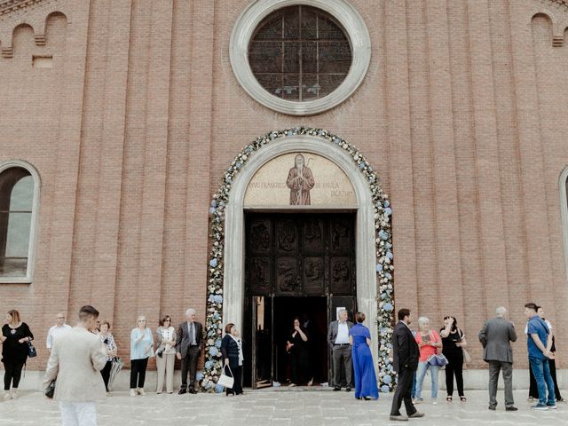 Il matrimonio di Roberto e Mafalda a Bagnolo in Piano, Reggio Emilia 26