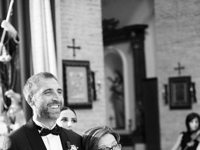 Il matrimonio di Vincenzo e Elena a Pisticci, Matera 18