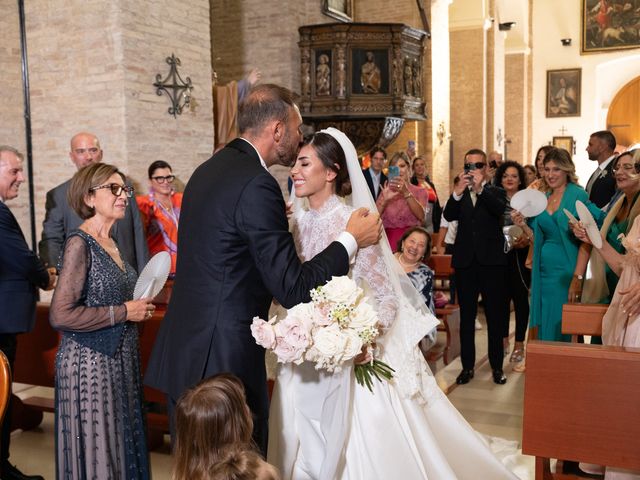Il matrimonio di Vincenzo e Elena a Pisticci, Matera 20