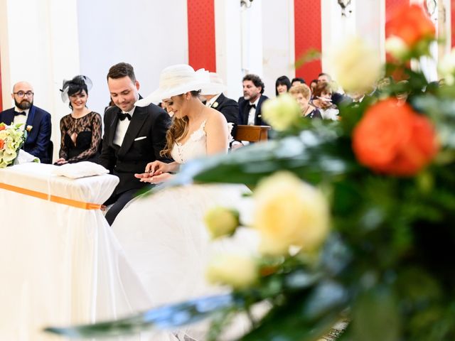 Il matrimonio di Francesco e Myrhiam a Pozzallo, Ragusa 13