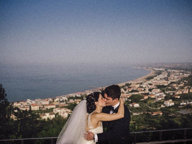 Il matrimonio di Simone e Daniela a Vasto, Chieti 15