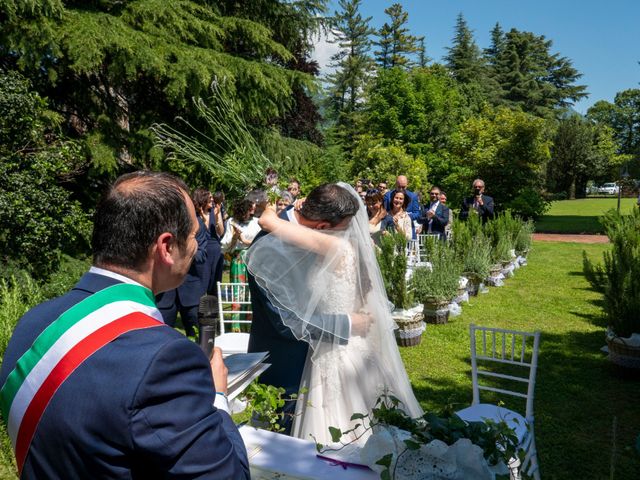 Il matrimonio di Luca e Linda a Erba, Como 7