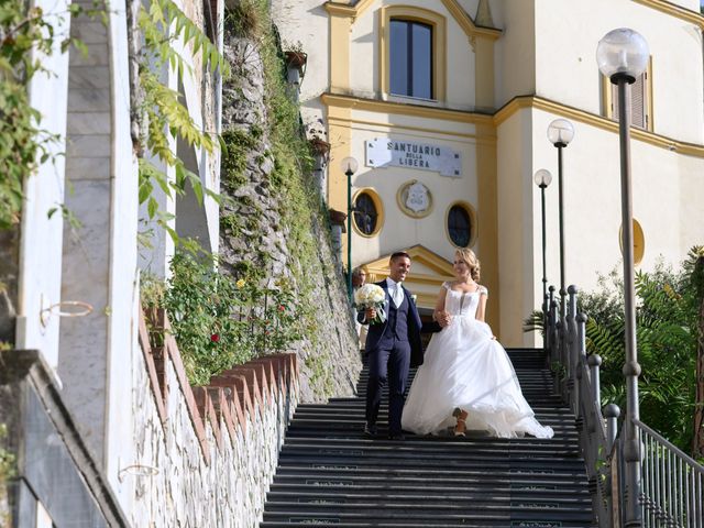 Il matrimonio di Sara e Salvatore a Torre del Greco, Napoli 23