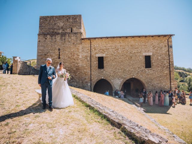 Il matrimonio di Mariangela e Valerio a Carpineto della Nora, Pescara 13