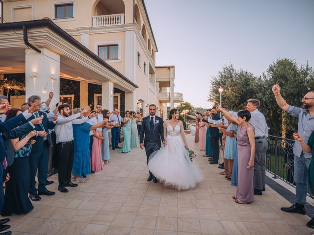 Il matrimonio di Mariangela e Valerio a Carpineto della Nora, Pescara 31