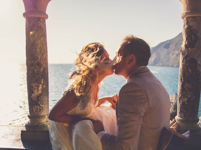 Il matrimonio di Costel e Crina a Portovenere, La Spezia 32