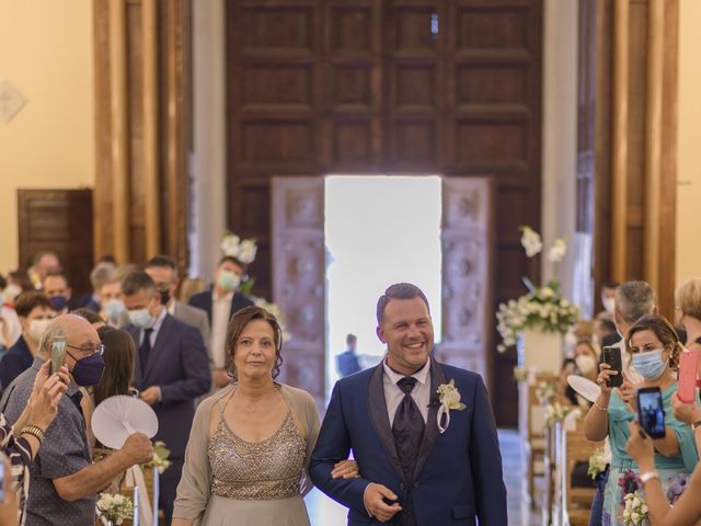 Il matrimonio di Vincenzo e Chiara a Castellammare del Golfo, Trapani 30