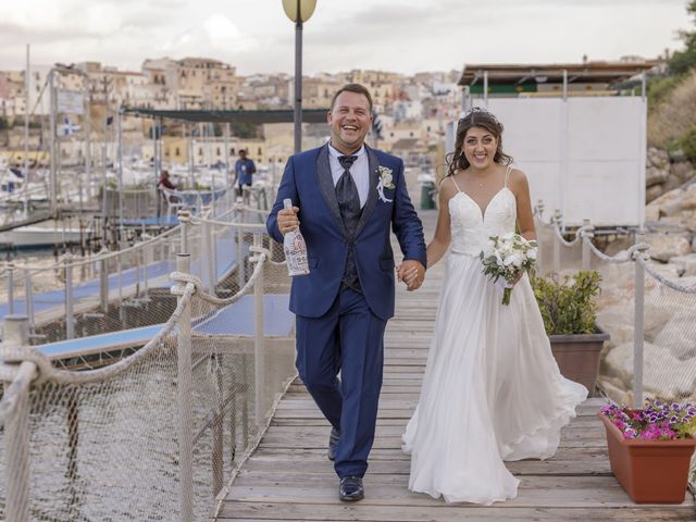 Il matrimonio di Vincenzo e Chiara a Castellammare del Golfo, Trapani 50