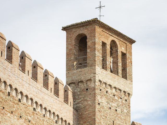 Il matrimonio di Alessio e Gloria a Gradara, Pesaro - Urbino 52