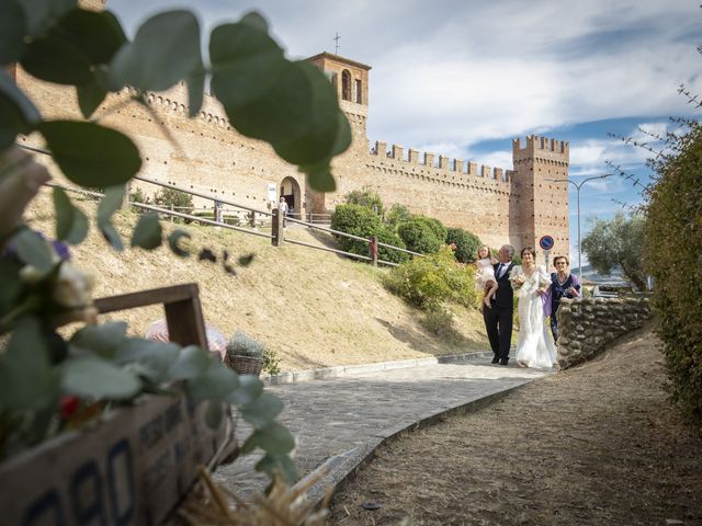 Il matrimonio di Alessio e Gloria a Gradara, Pesaro - Urbino 54