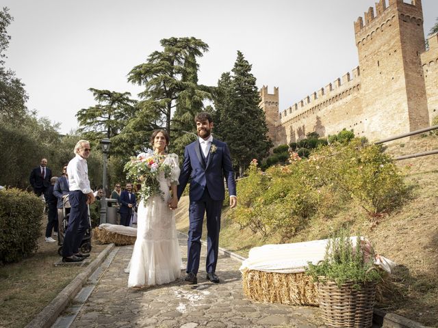 Il matrimonio di Alessio e Gloria a Gradara, Pesaro - Urbino 81