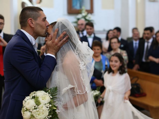 Il matrimonio di Vincenzo e Antonietta a Castel San Lorenzo, Salerno 3