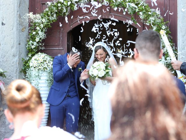 Il matrimonio di Vincenzo e Antonietta a Castel San Lorenzo, Salerno 20