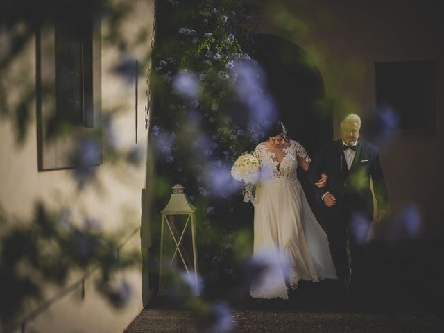 Il matrimonio di Valentino e Jenis a San Casciano in Val di Pesa, Firenze 14